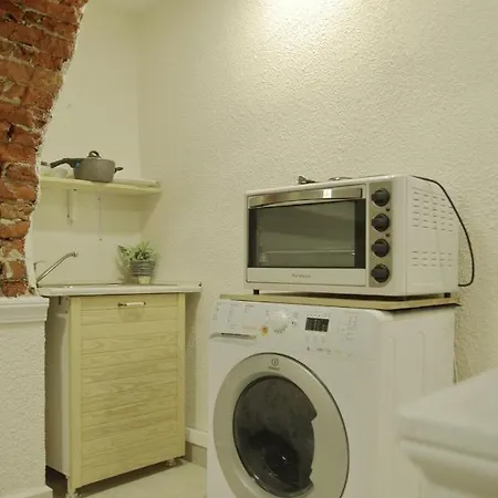 Interhost Guest And Guest house