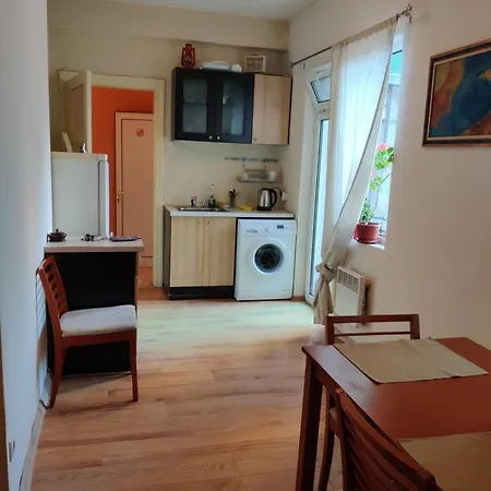 Interhost Guest And *