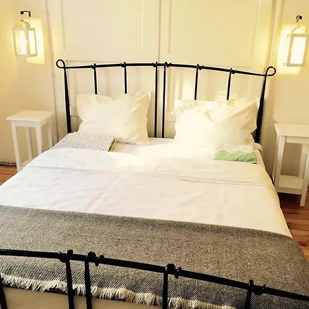Interhost Guest And Guest house