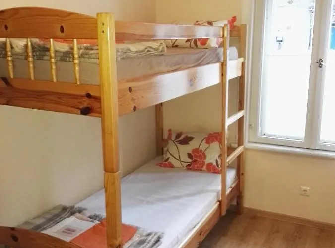 Interhost Guest And Maison d'hôtes *