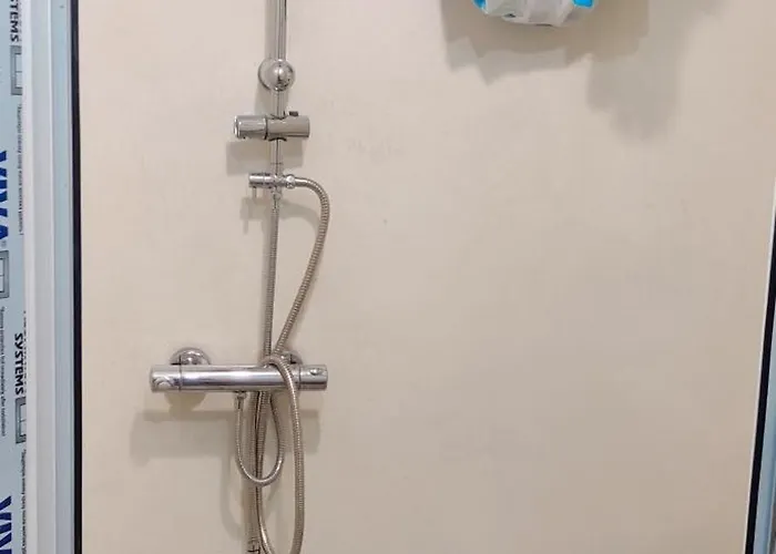 Interhost Guest And Sofia