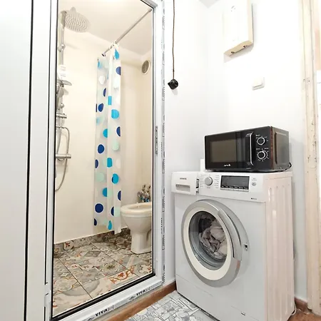 Interhost Guest Rooms&apartments